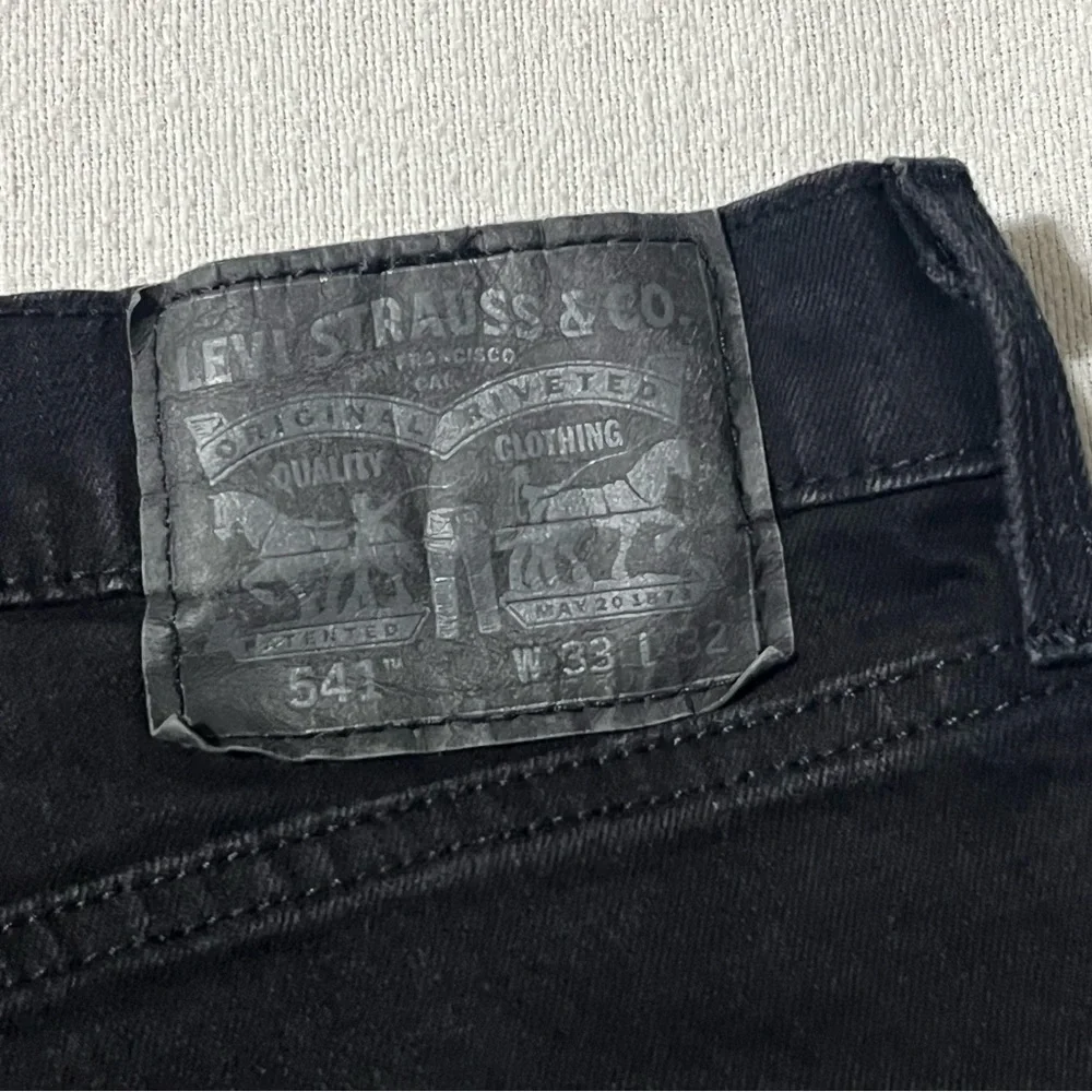 Levis 32x31 black mens